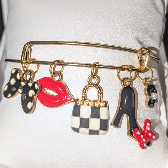 bite & pout Signature 3 Bangle - Picture 2 of 3